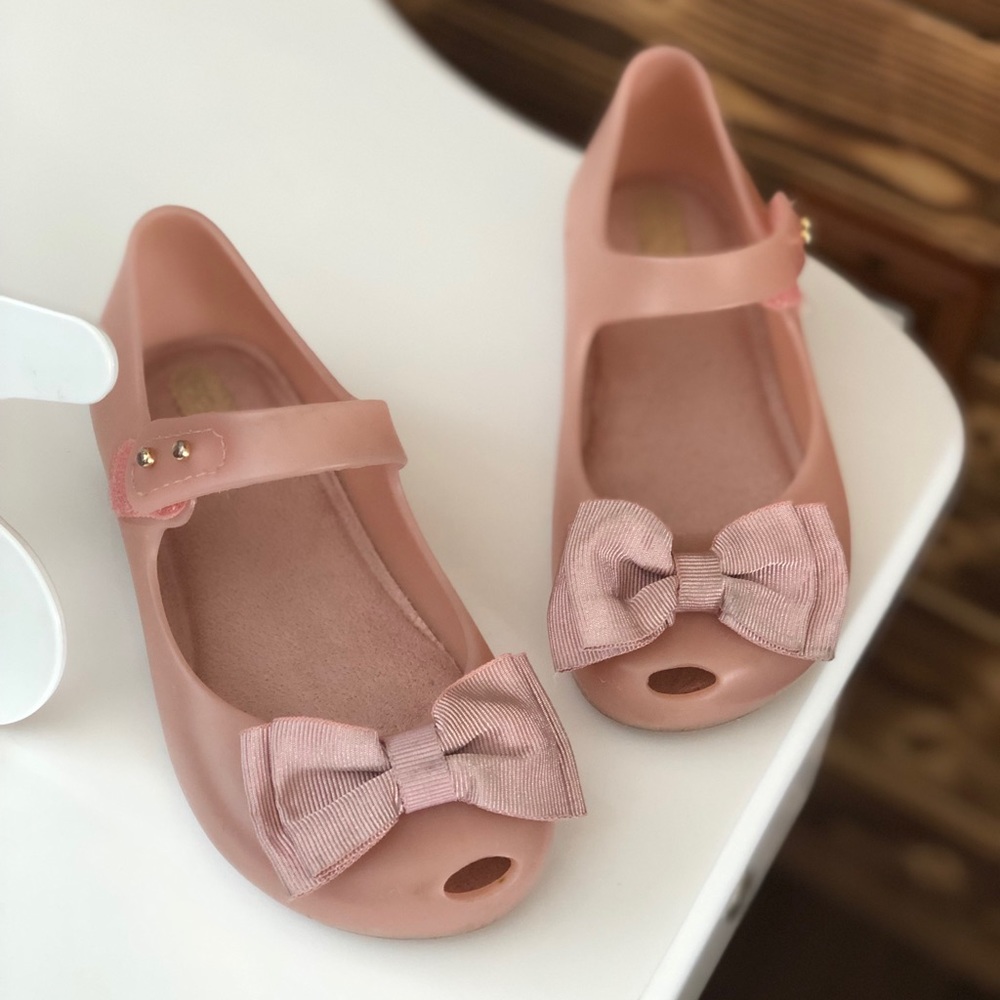 Mini Melissa  size 10!